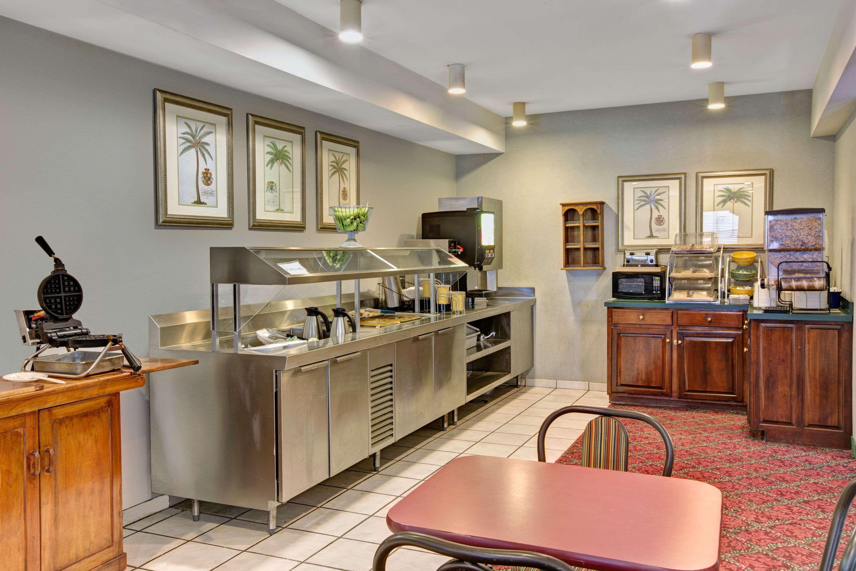 Days Inn & Suites By Wyndham Hickory Dış mekan fotoğraf