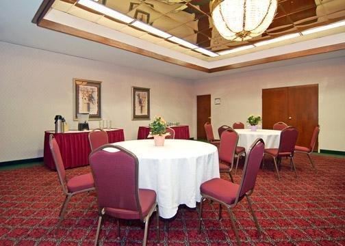 Days Inn & Suites By Wyndham Hickory Dış mekan fotoğraf